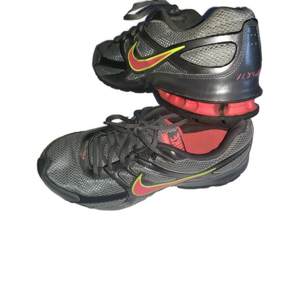 nike reax red